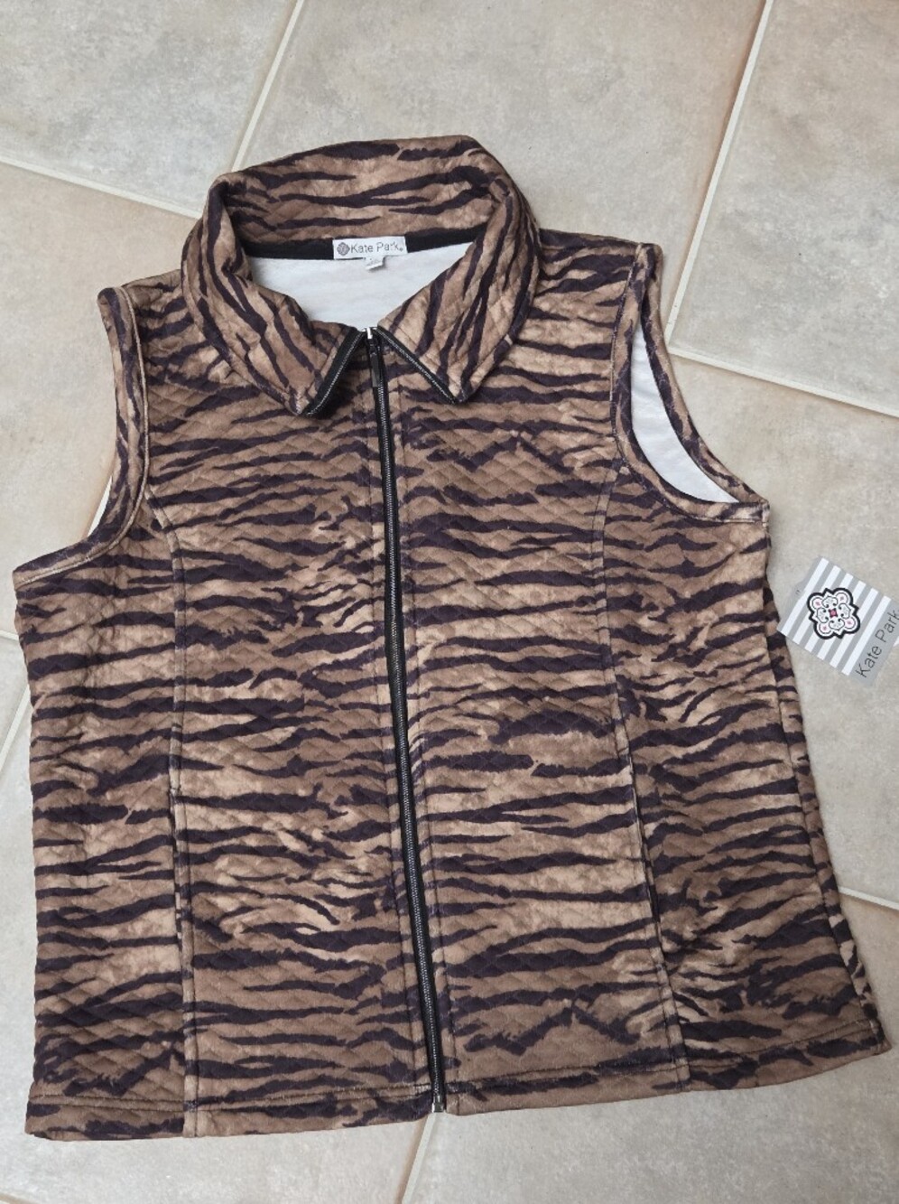 Kate Park Brown & Black Tiger-Print Quilted Vest